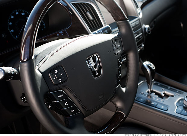 Luxury Battle Bentley Vs Hyundai Interior Hyundai Equus