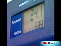 Online lags prices at the pump