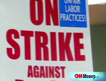 Boeing union threatens strike